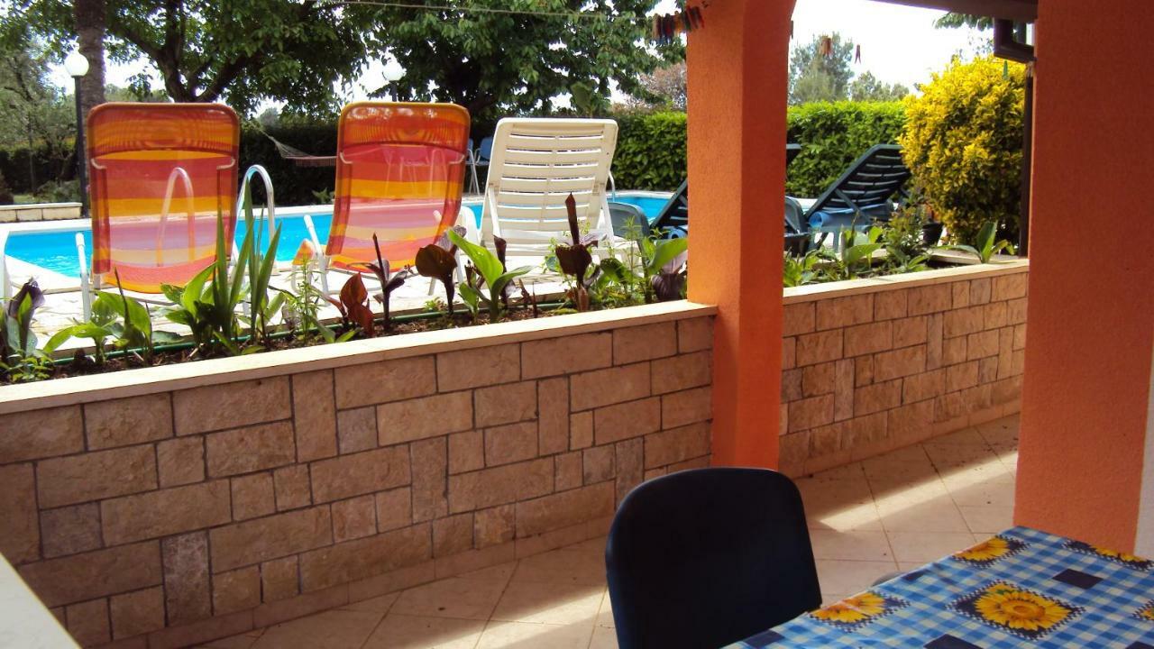 Apartmani Noemi Pula Exterior foto